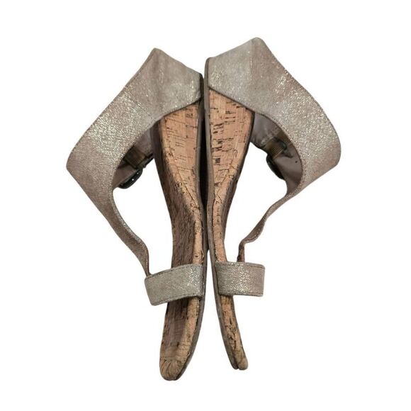 Donald Pliner Donni Slide Sandals Women's 8M Metallic Gold Wedge T-Strap Formal - Picture 5 of 7